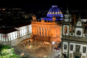 Leia mais sobre o artigo Palácio Tiradentes é iluminado de laranja pela campanha de combate ao abuso sexual infantil