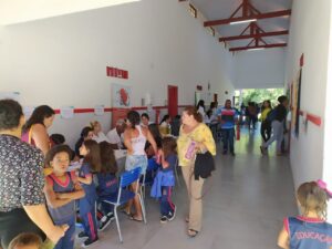 Leia mais sobre o artigo Alunos e familiares de Pernambuca receberam atendimento durante ação do Programa Saúde na Escola (PSE), em Arraial do Cabo