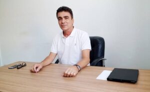 Leia mais sobre o artigo ‘O gabinete de Magdala sempre esteve lá na Prefeitura, antes mesmo da reforma, ela que nunca apareceu para trabalhar’, responde Mirinho Braga, Chefe de Gabinete de Bonifácio 