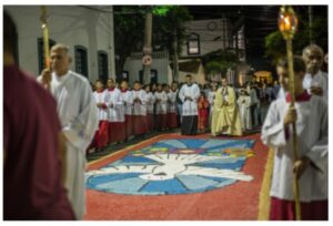 Leia mais sobre o artigo Celebração de Corpus Christi leva fé, cor e tradição para as ruas de Cabo Frio