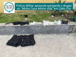 Leia mais sobre o artigo Polícia Militar apreende epingarda e drogas no “Minha Casa Minha Vida” em Cabo Frio