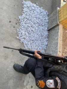 Leia mais sobre o artigo Polícia Militar apreende mais de mil cápsulas  de cocaína em Cabo Frio